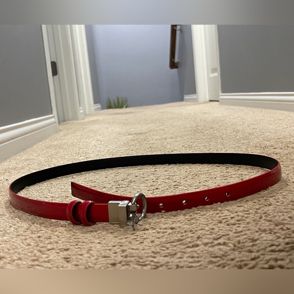 Super cute and fun belt. Never worn. Fits for a size 12.
